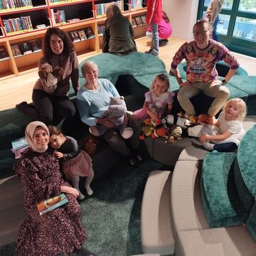 BiLi Zweisprachiges Vorlesen mit den ehrenamtlichen Vorlesepatinnen/-paten