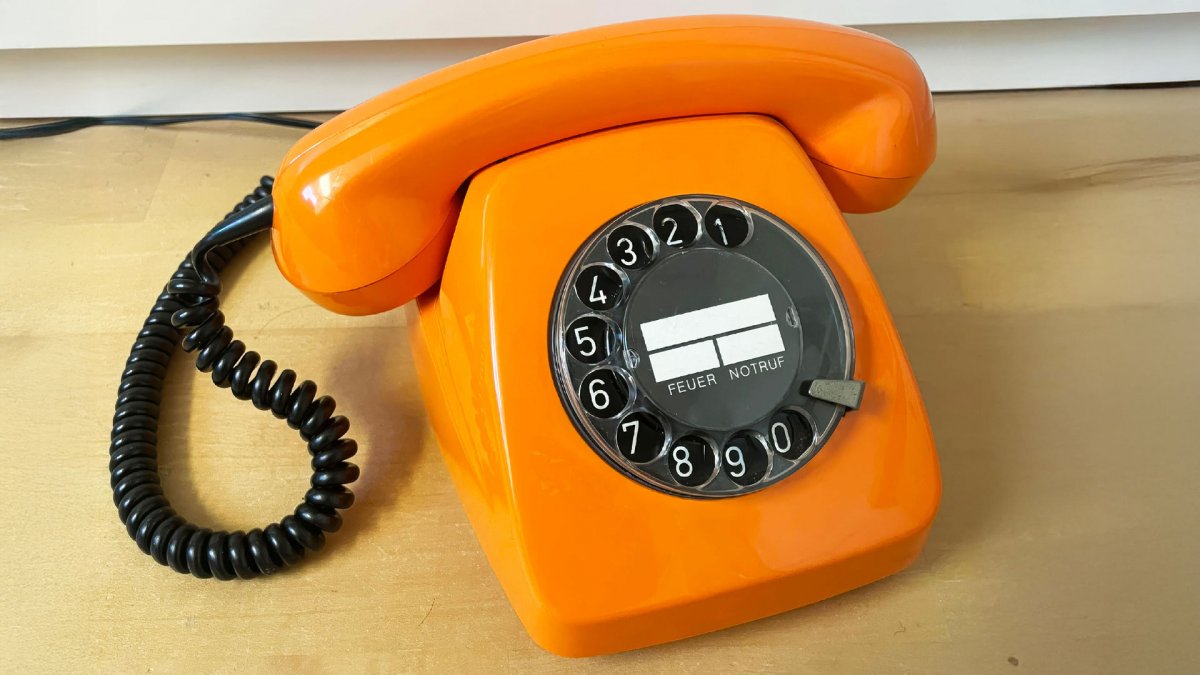 heise+ | Raspi-Projekt: Mit ChatGPT an einem umgebauten Tischtelefon Ideen austauschen