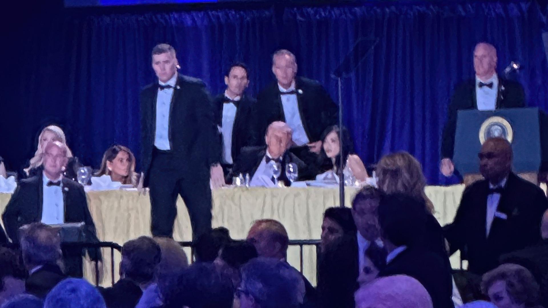 Schüsse bei Gala in Washington - Trump in Sicherheit