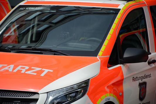 Zusammenstoß im Kreuzungsbereich - 74-Jähriger schwer verletzt