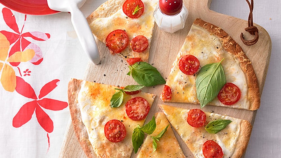 Blitz-Flammkuchen mit Käse aus dem Toastofen