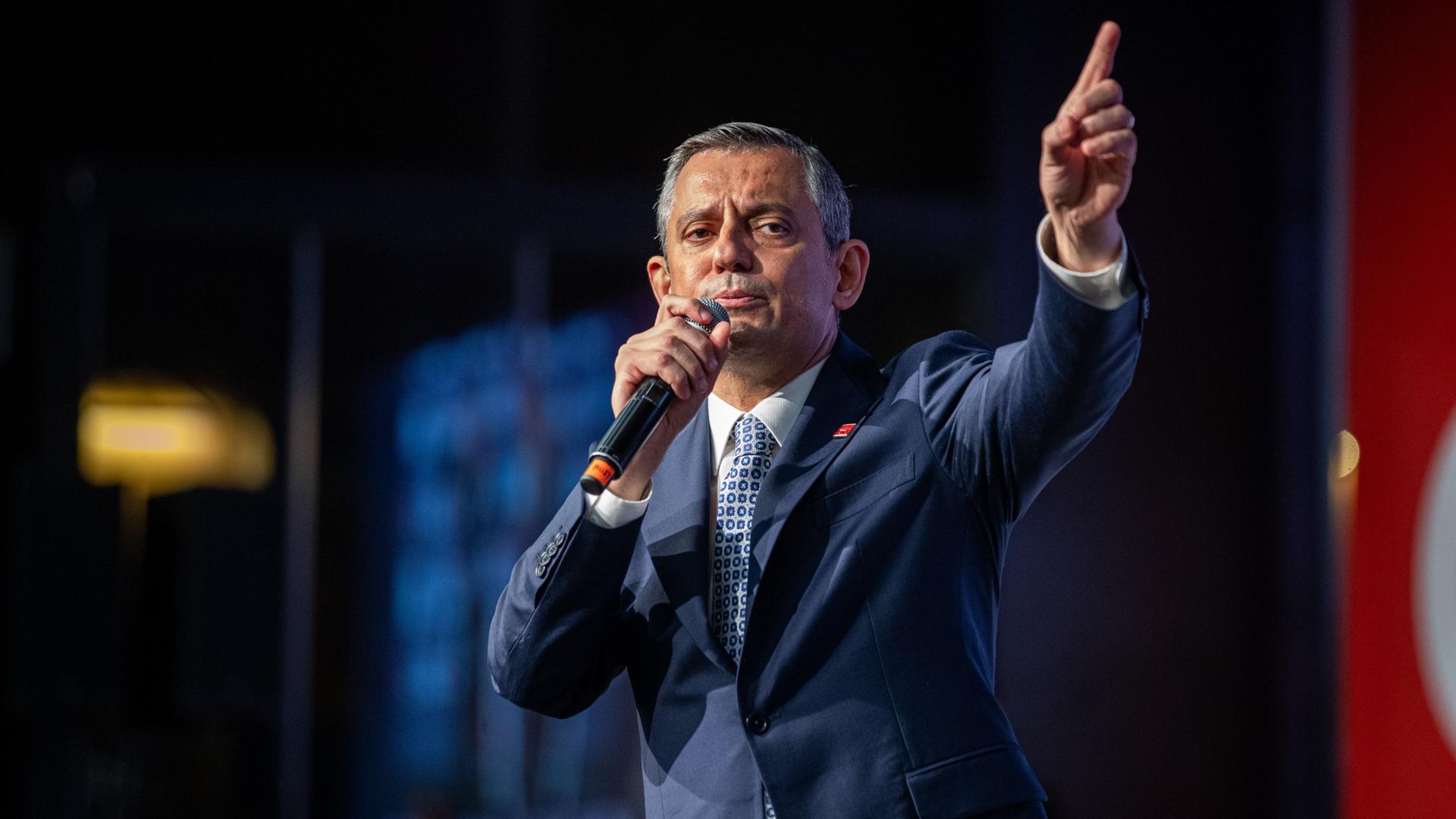 Türkisches Gericht setzt CHP-Parteiführung ab