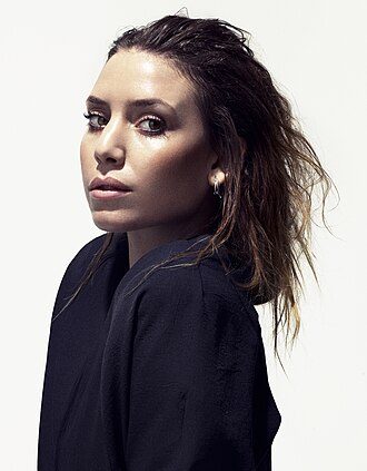 Review: Lykke Li – „THE AFTERPARTY“: Schwermut trifft Streichorchester