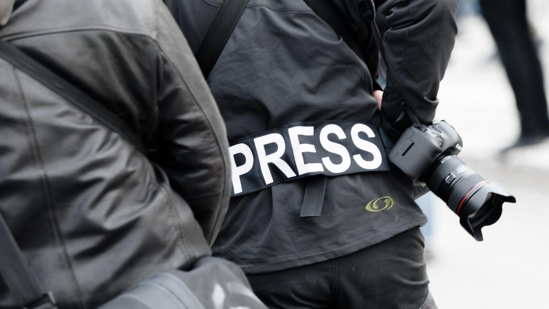 Immer mehr unter Druck - Appelle für freien Journalismus