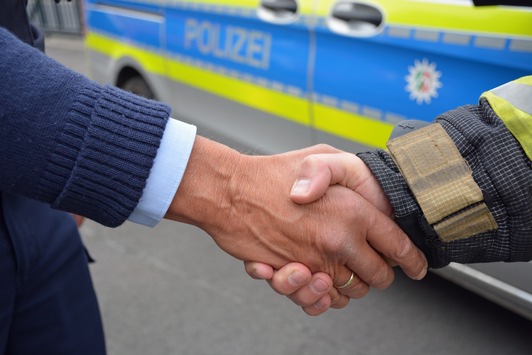 Müllcontainer angezündet: Polizei bittet um Hinweise