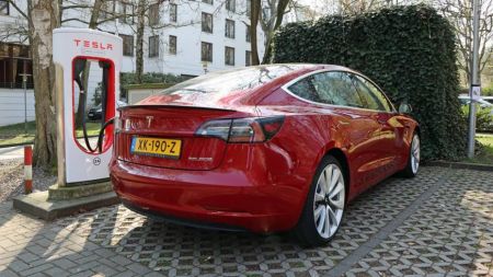 Tesla verbessert Warteschlangenprognosen für Supercharger-Netzwerk
