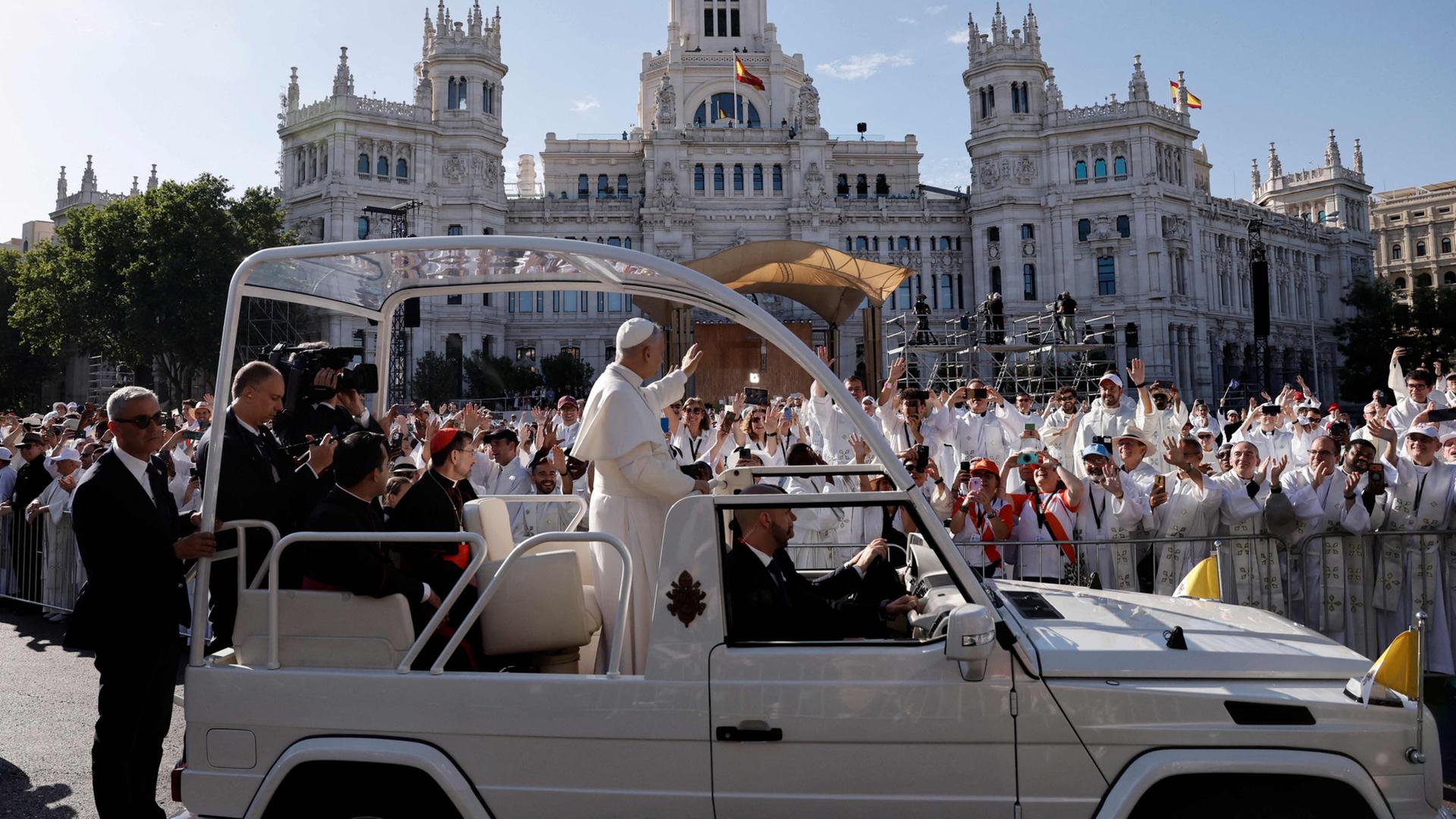 Papst-Messe mit mehr als einer Million Menschen