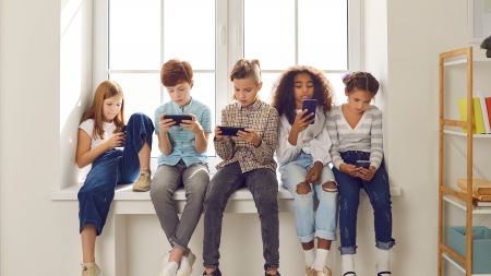 Jugendliche wollen bei Social Media eher Schutz als Verbote