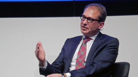 Dobrindt warnt vor Ende freiwilliger Inhaltedurchsuchung