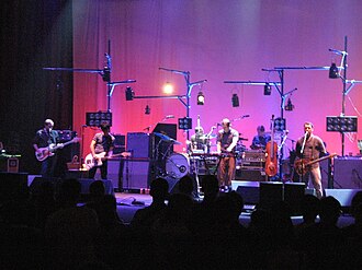 Review: Modest Mouse – AN ERASER AND A MAZE: 30 Jahre, ein Gründer
