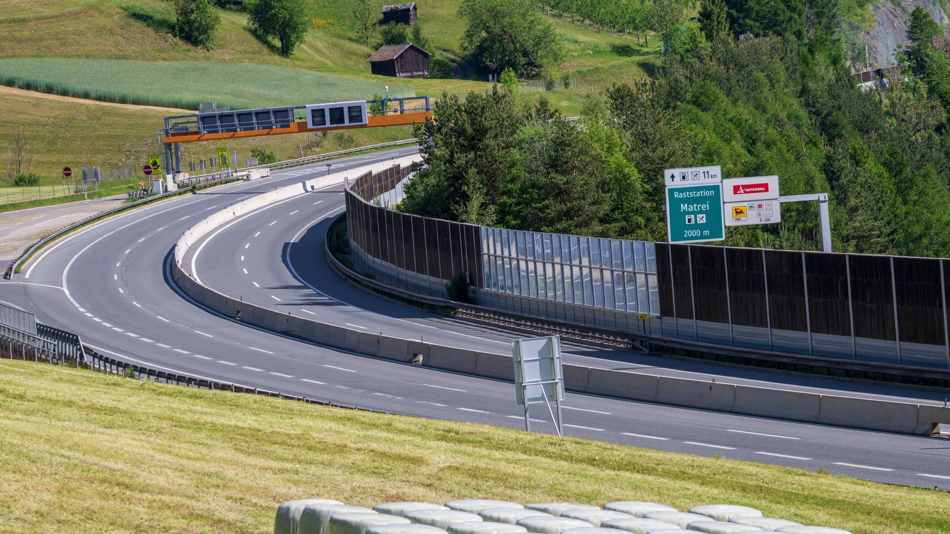 Brenner gesperrt - bislang keine Staus auf Ausweichrouten