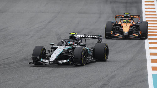 Mercedes dominiert Freies Training
