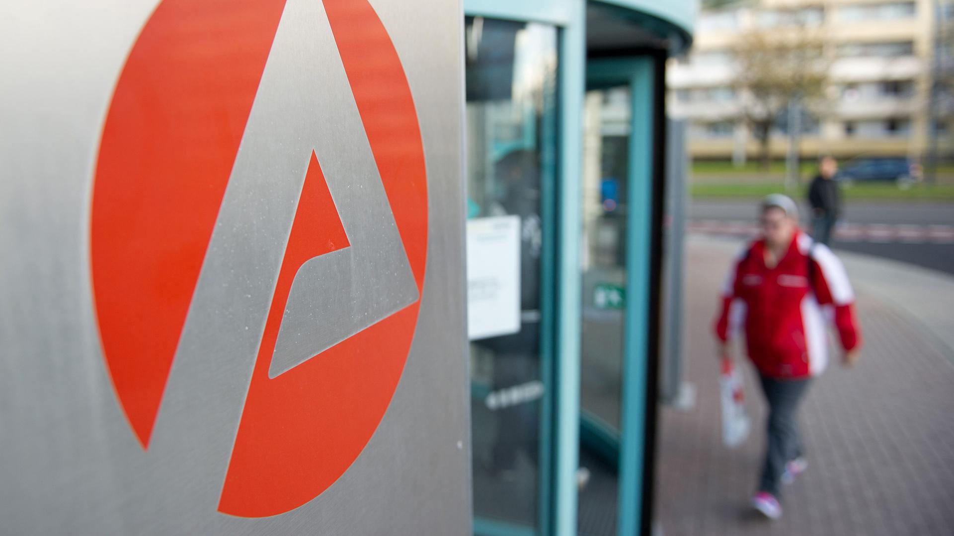 Zahl der Arbeitslosen bleibt über Drei-Millionen-Marke