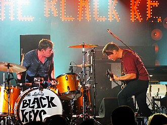 Review: The Black Keys :: PEACHES!