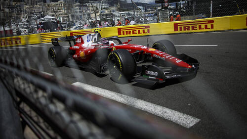 Ferrari setzt doppeltes Ausrufezeichen