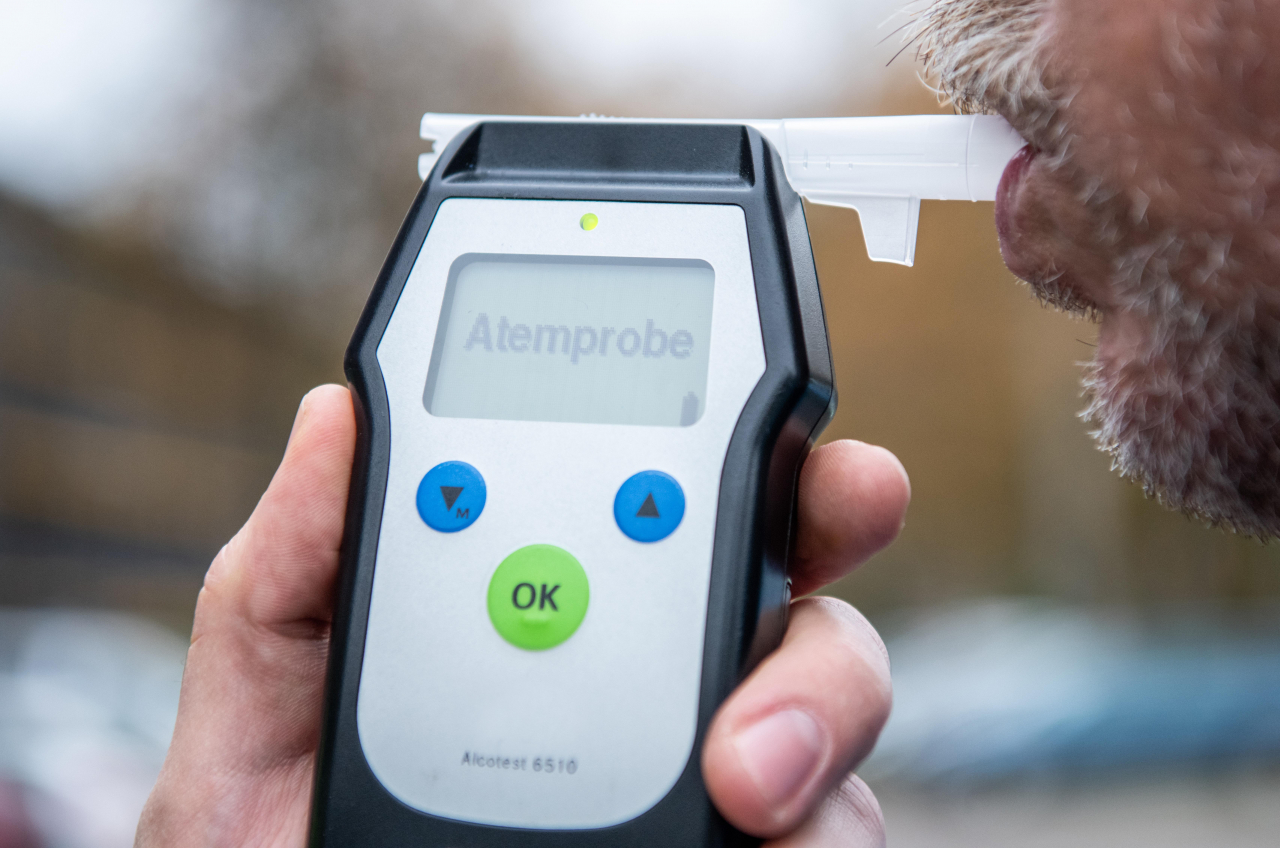 Betrunken auf dem E-Scooter: 47-Jähriger bei Alleiunfall schwer verletzt