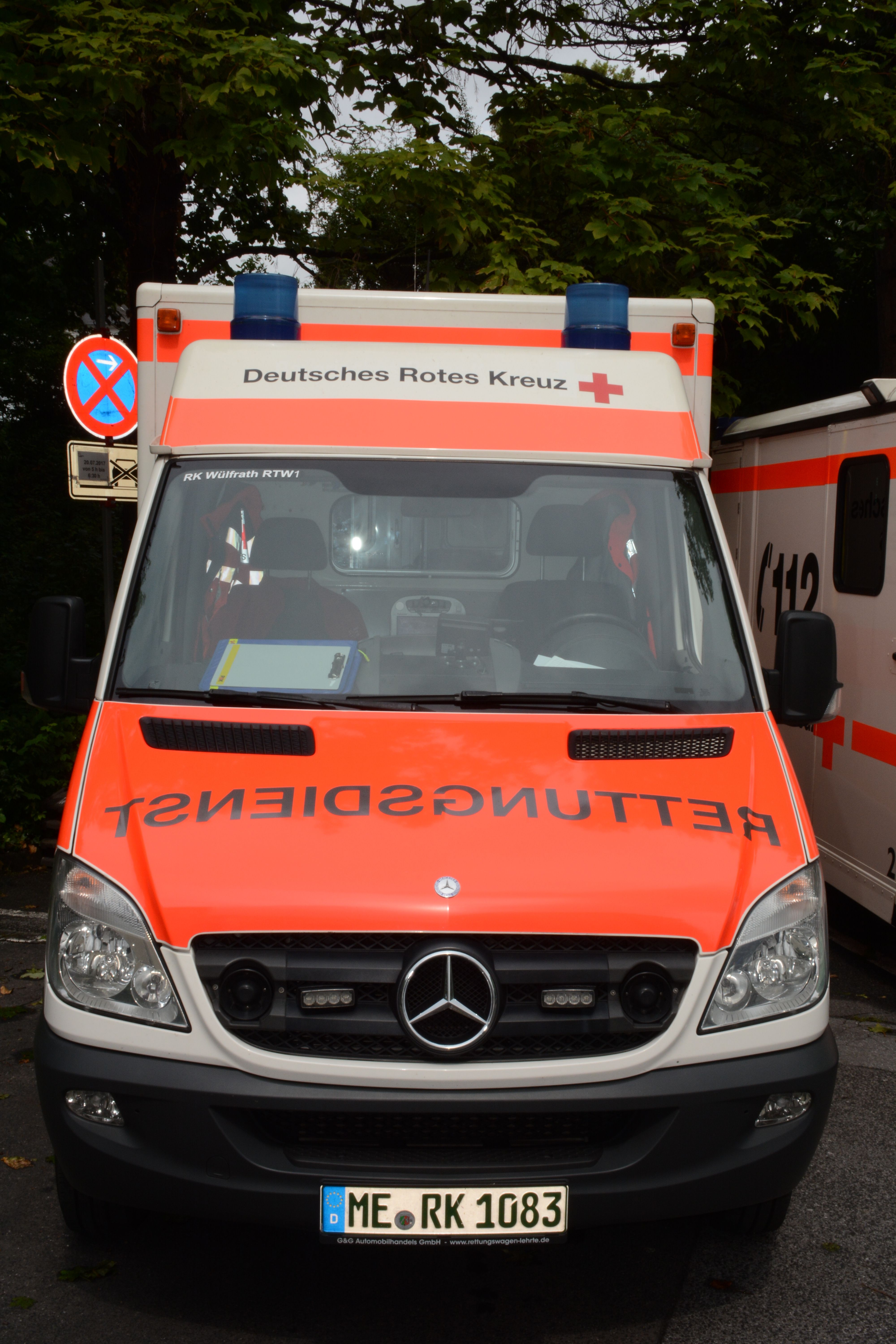 Alleinunfall: Rollerfahrer schwer verletzt